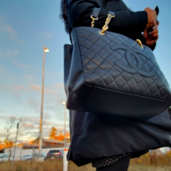 The iconic Chanel GST - Picture 10 of 10